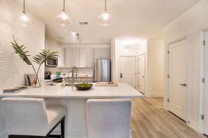 luxury 2 bedroom apartments with garage in mobile